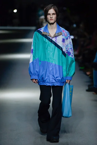 Look 3